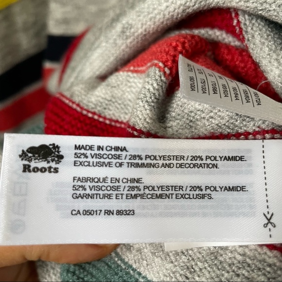 Roots rainbow stripped crew neck sweater size medium - Picture 5 of 7